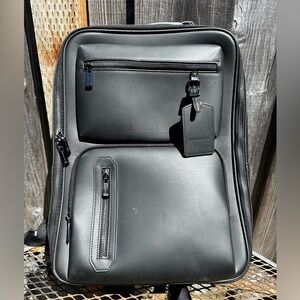 Maverick & Co. Explorer Light Backpack Almost New!